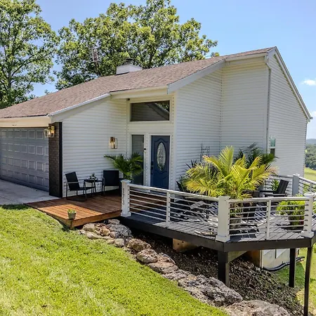 Amazing Views, 3 Patios, Game Room, Modern Update